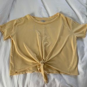 splendid yellow cropped t shirt!